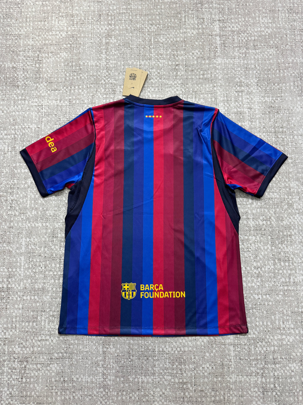 Maillot FC Barcelone 2026/27 bleu et grenat — Motif Golf — photo 2