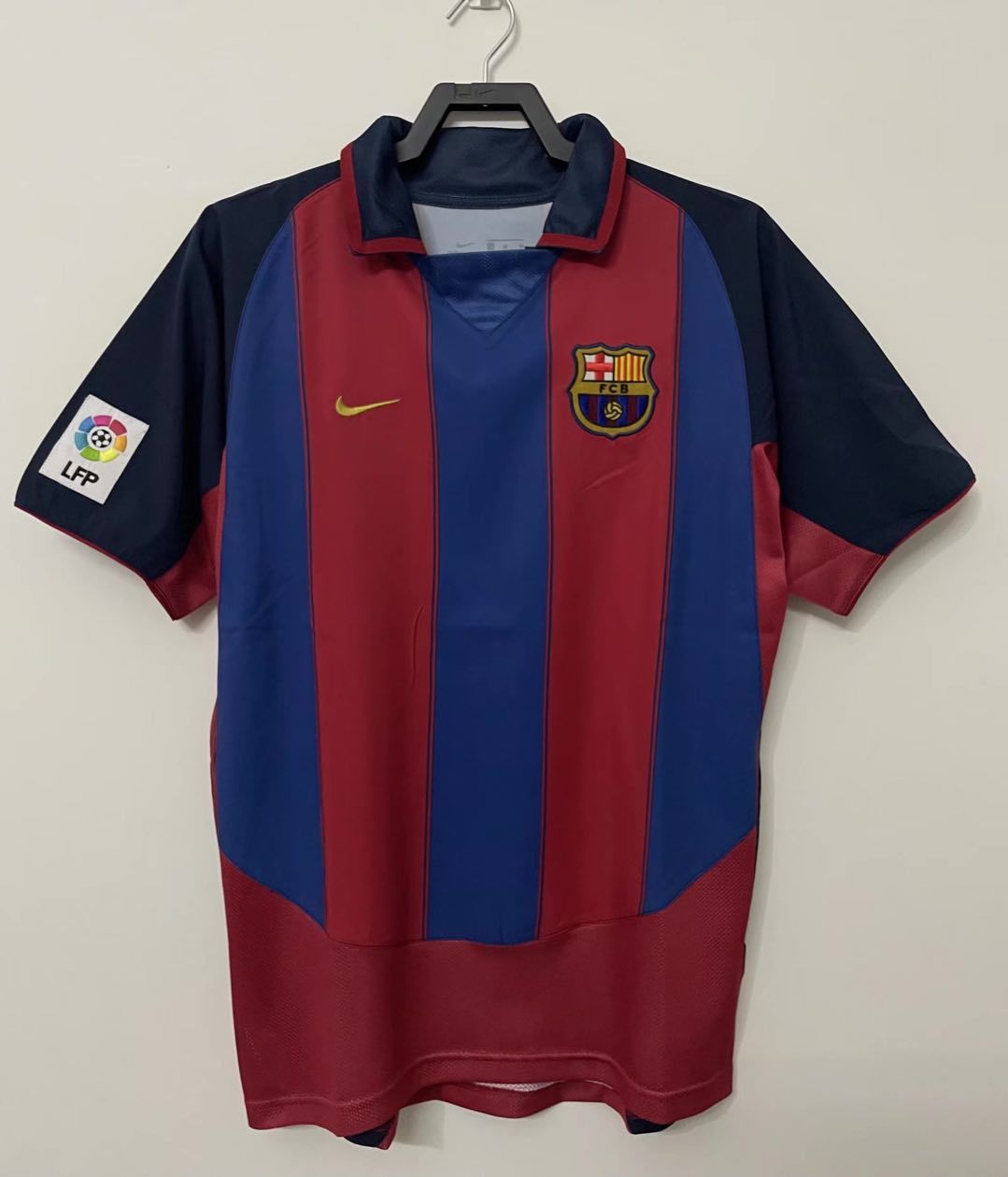 Barcelona 2003/04 Home Shirt — Retro Version — photo 1