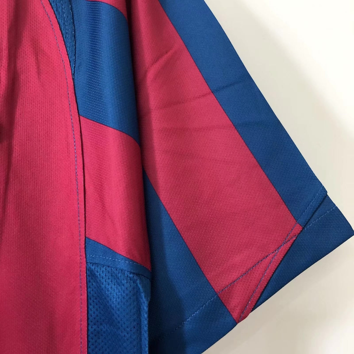 Barcelona 2005/06 Home Shirt — Retro Version — photo 3