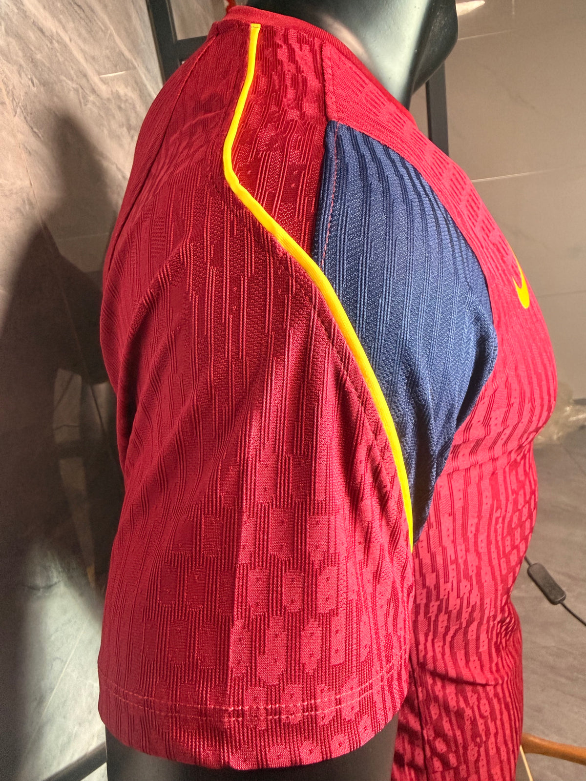 Barcelona 2026/27 Burgundy Training Shirt — photo 7
