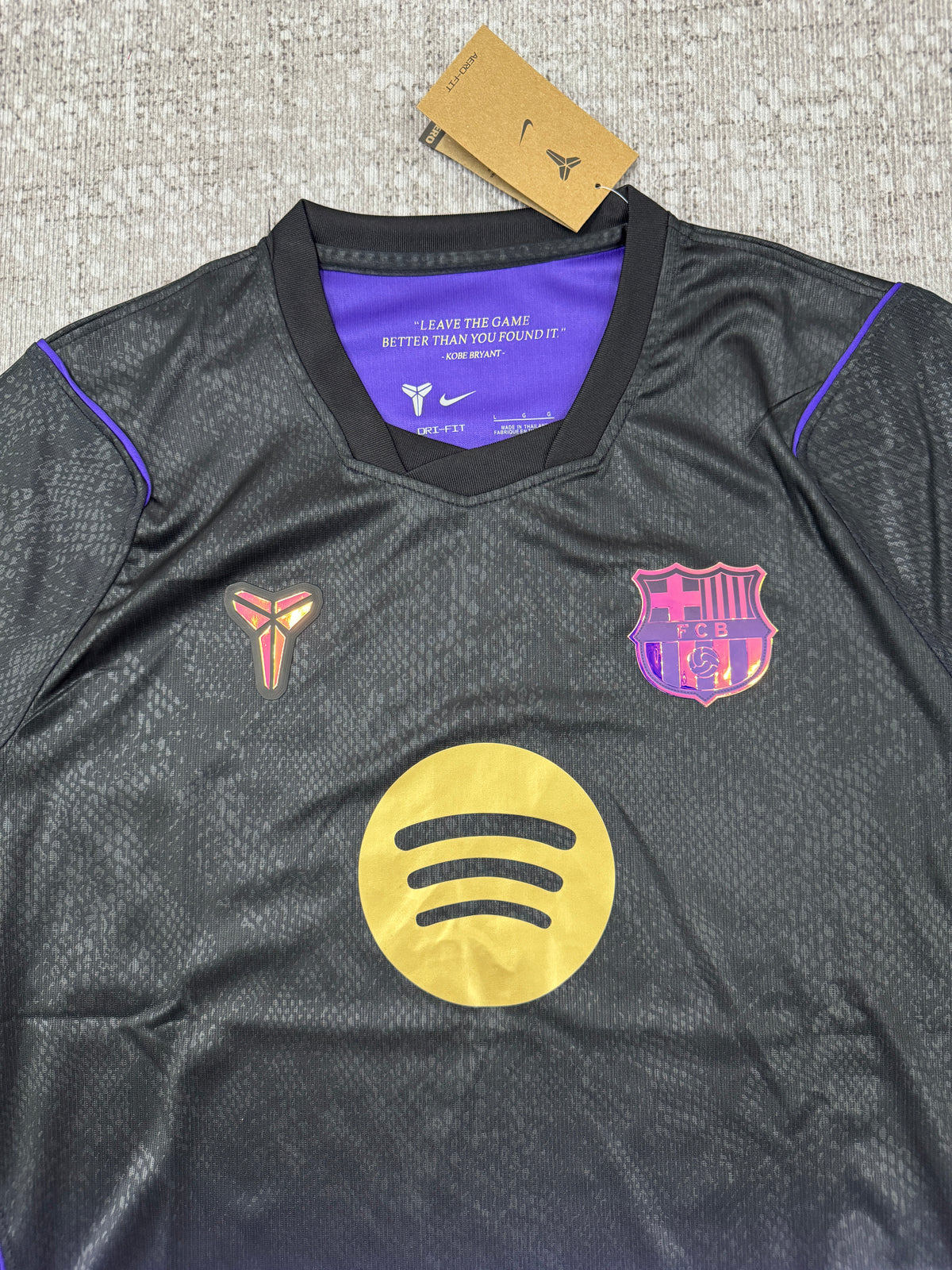 Barcelona Away Shirt — Fan Version — photo 3