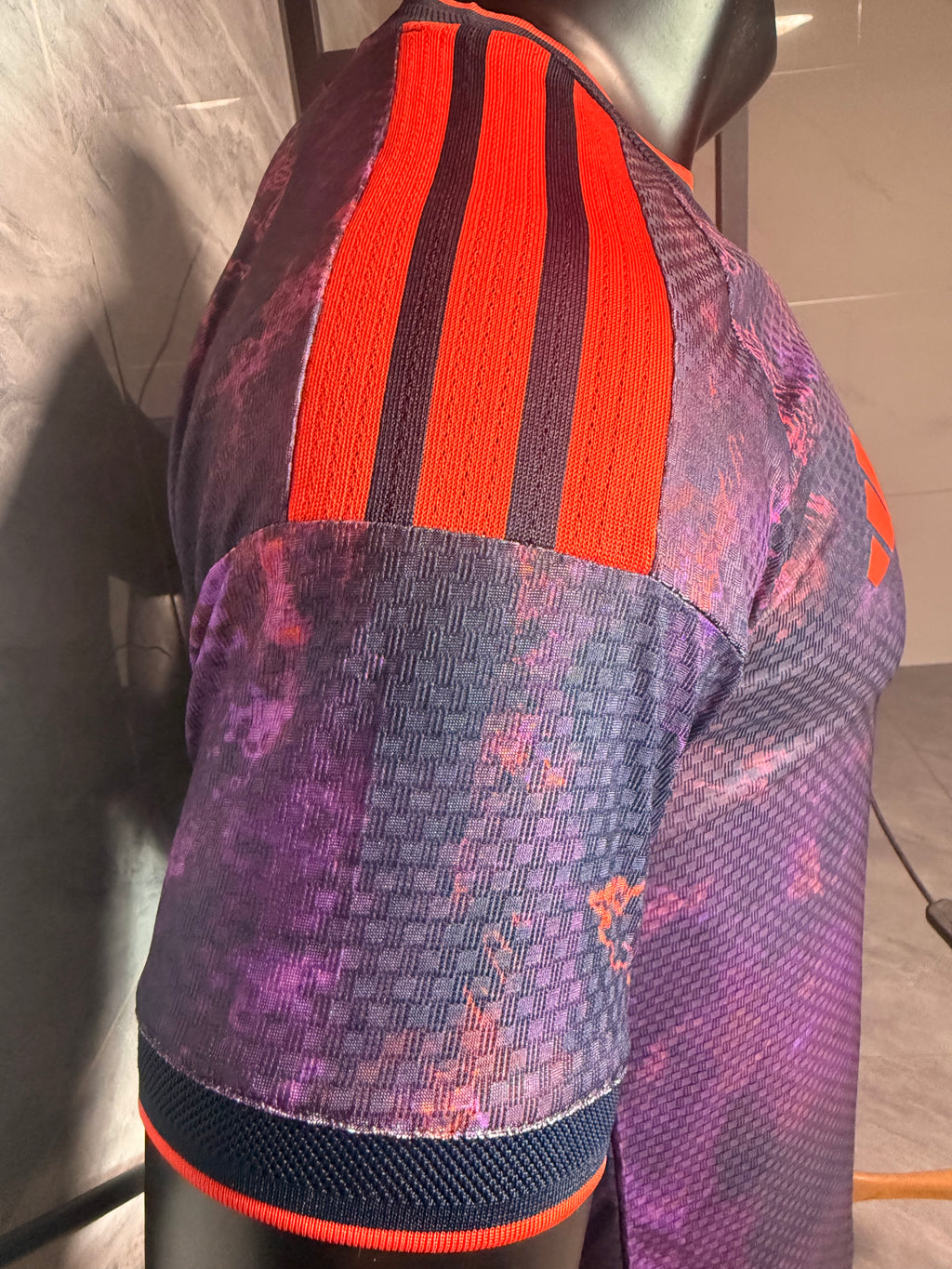 Bayern Munich 2026/27 Purple and Red Third Shirt — Player Version — photo 7
