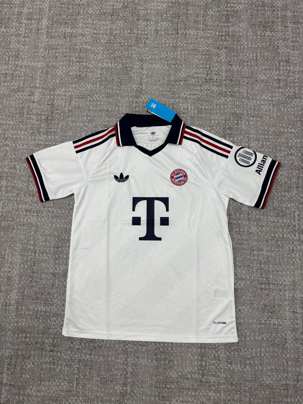 Bayern Munich Away Shirt — Fan Version — photo 1