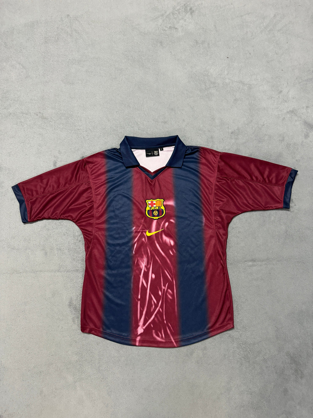 FC Barcelona 2025/26 Burgundy and Navy Retro Collaboration Shirt — photo 2