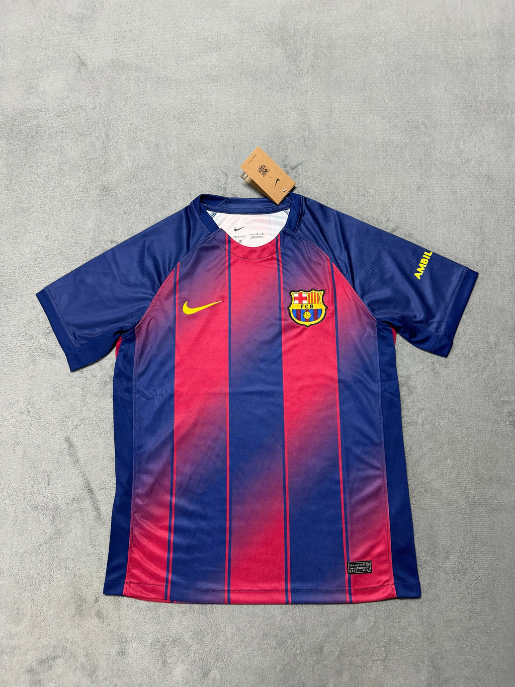 FC Barcelona 2025/26 Sponsorless Home Fan Shirt — photo 2
