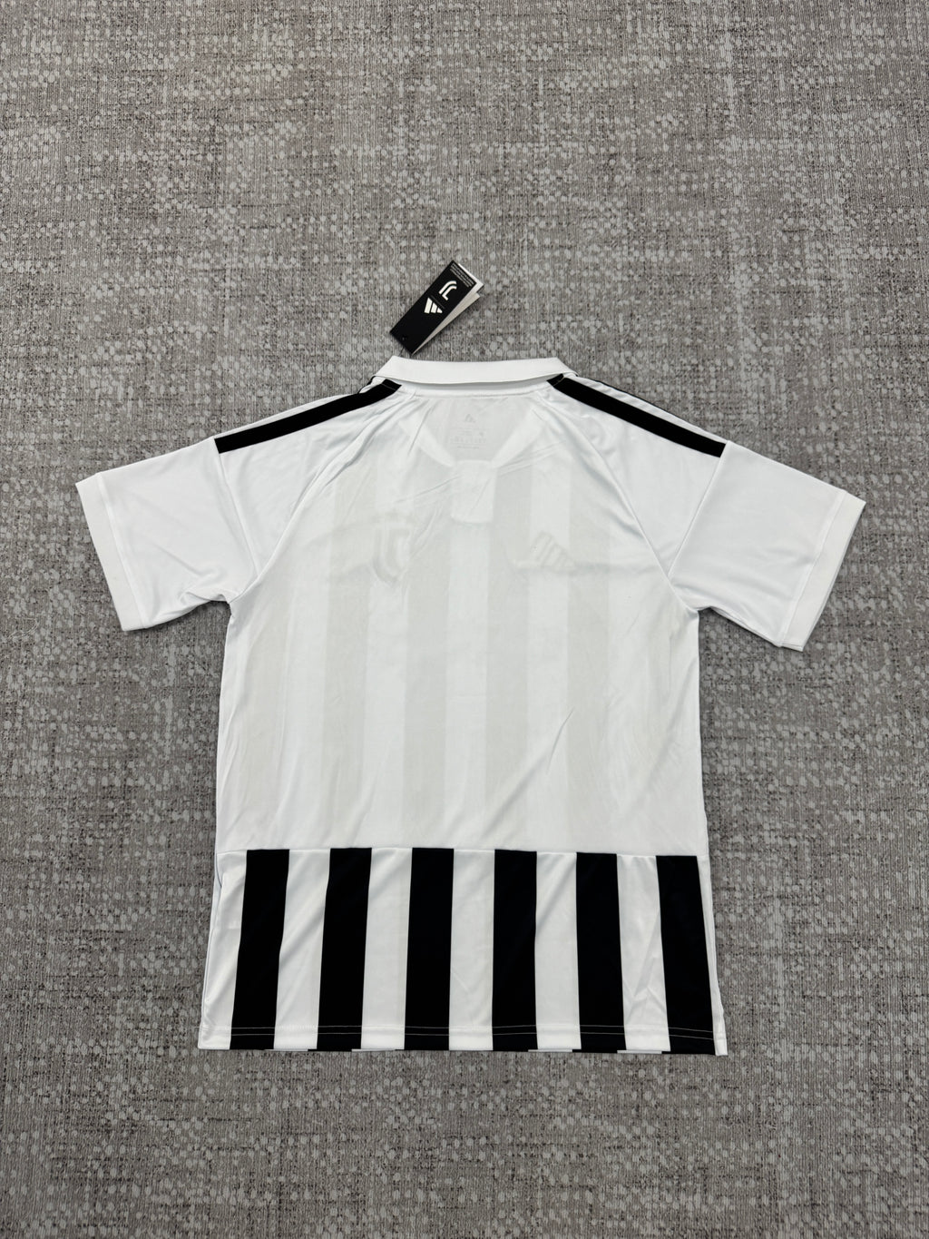 Juventus 2026/27 Black and White Home Shirt — Fan Version — photo 3