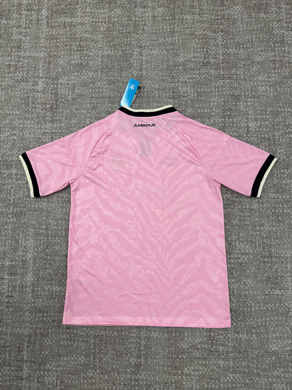Juventus 2026/27 Pink Away Shirt — Fan Version — photo 3