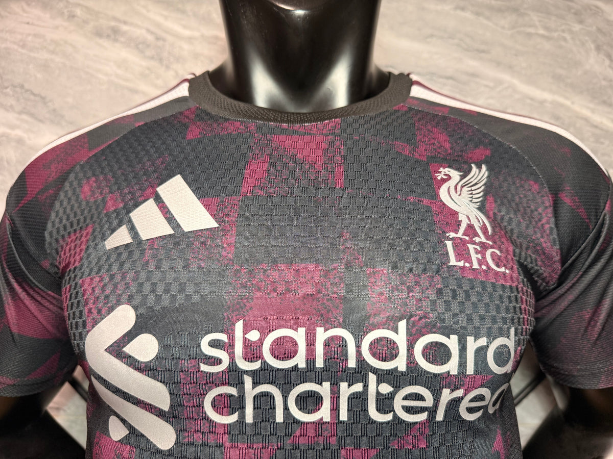 Liverpool 2026/27 Black and Magenta Third Shirt — Player Version — photo 2