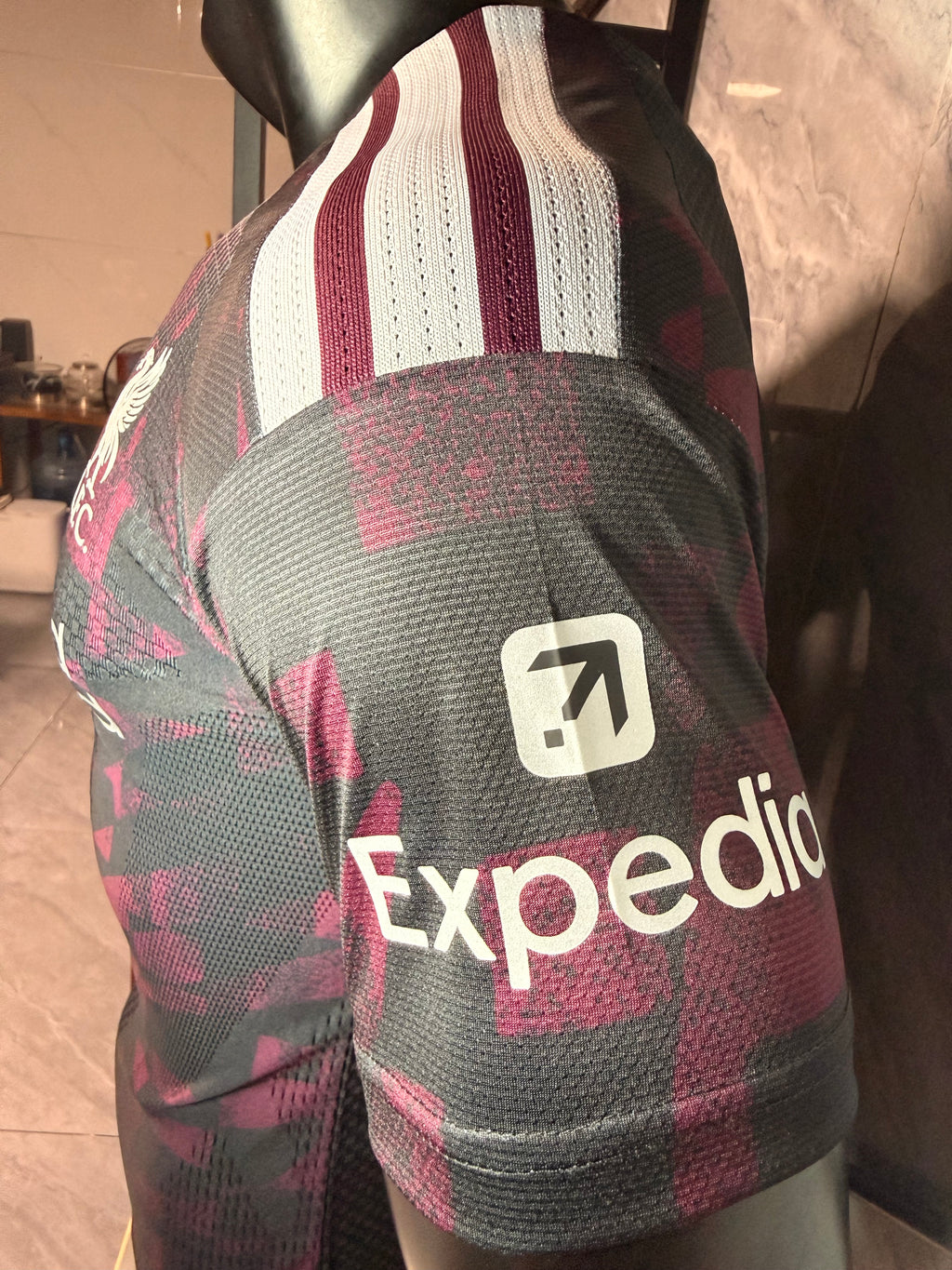 Liverpool 2026/27 Black and Magenta Third Shirt — Player Version — photo 8