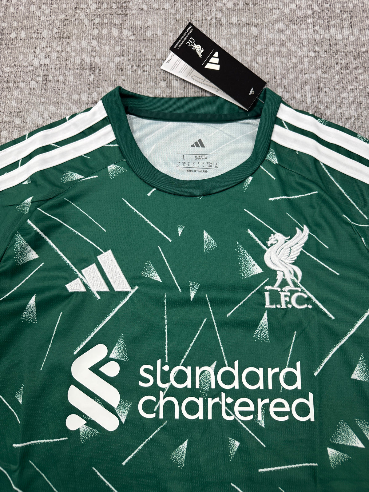 Liverpool 2026/27 Green Goalkeeper Shirt — Fan Version — photo 1