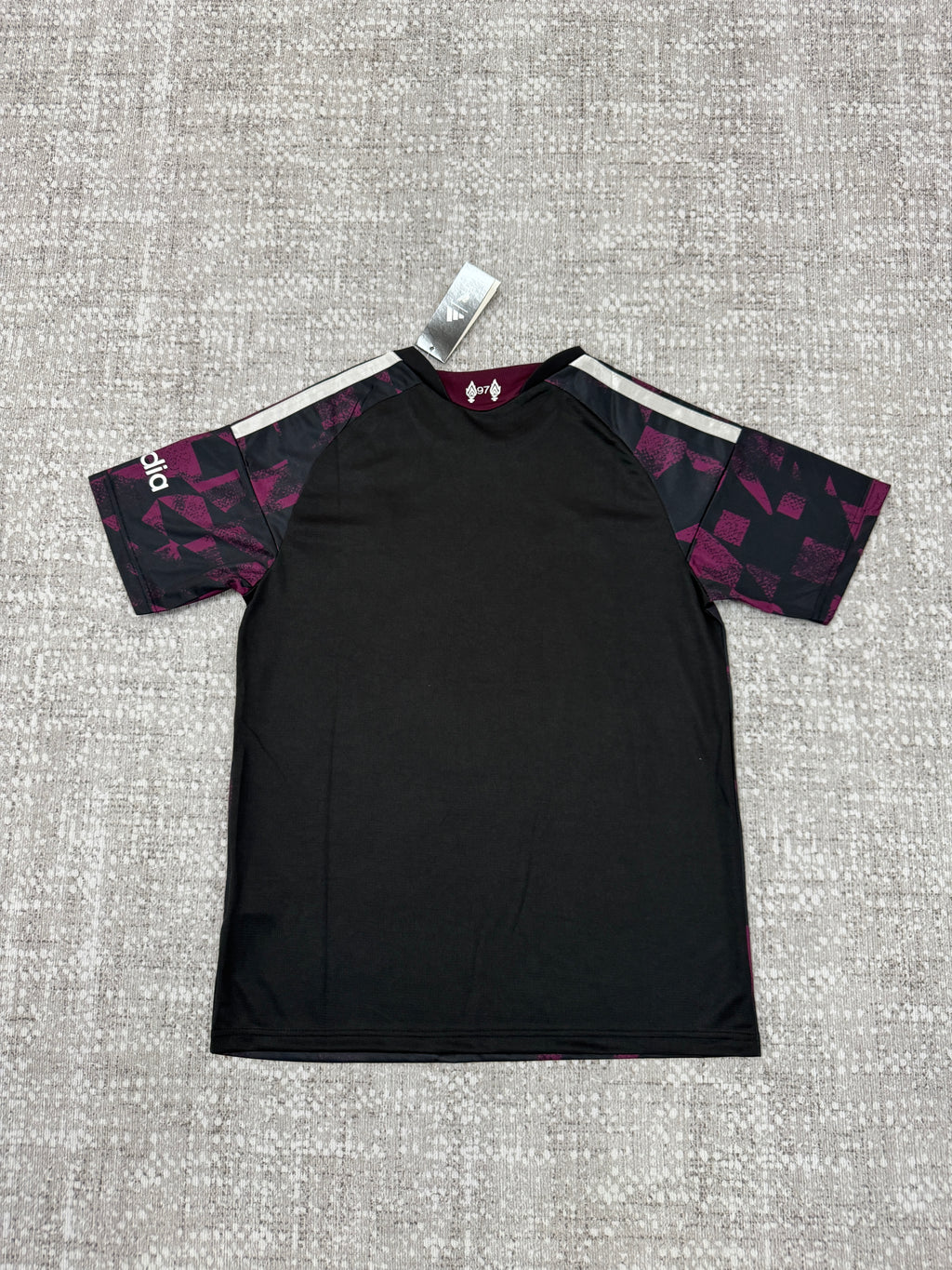Liverpool 2026/27 Third Shirt — Fan Version — photo 2