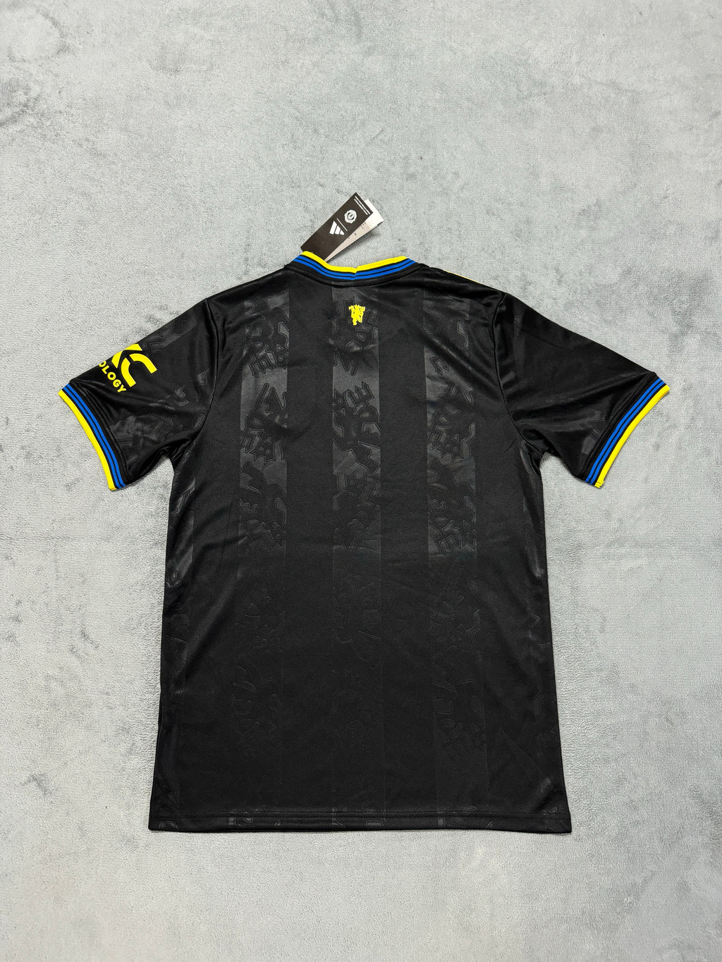 Manchester United 2025/26 Black Third Shirt — Fan Version — photo 3