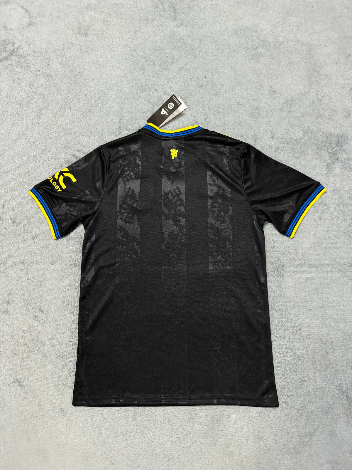 Manchester United 2025/26 Black Third Shirt — Fan Version — photo 3