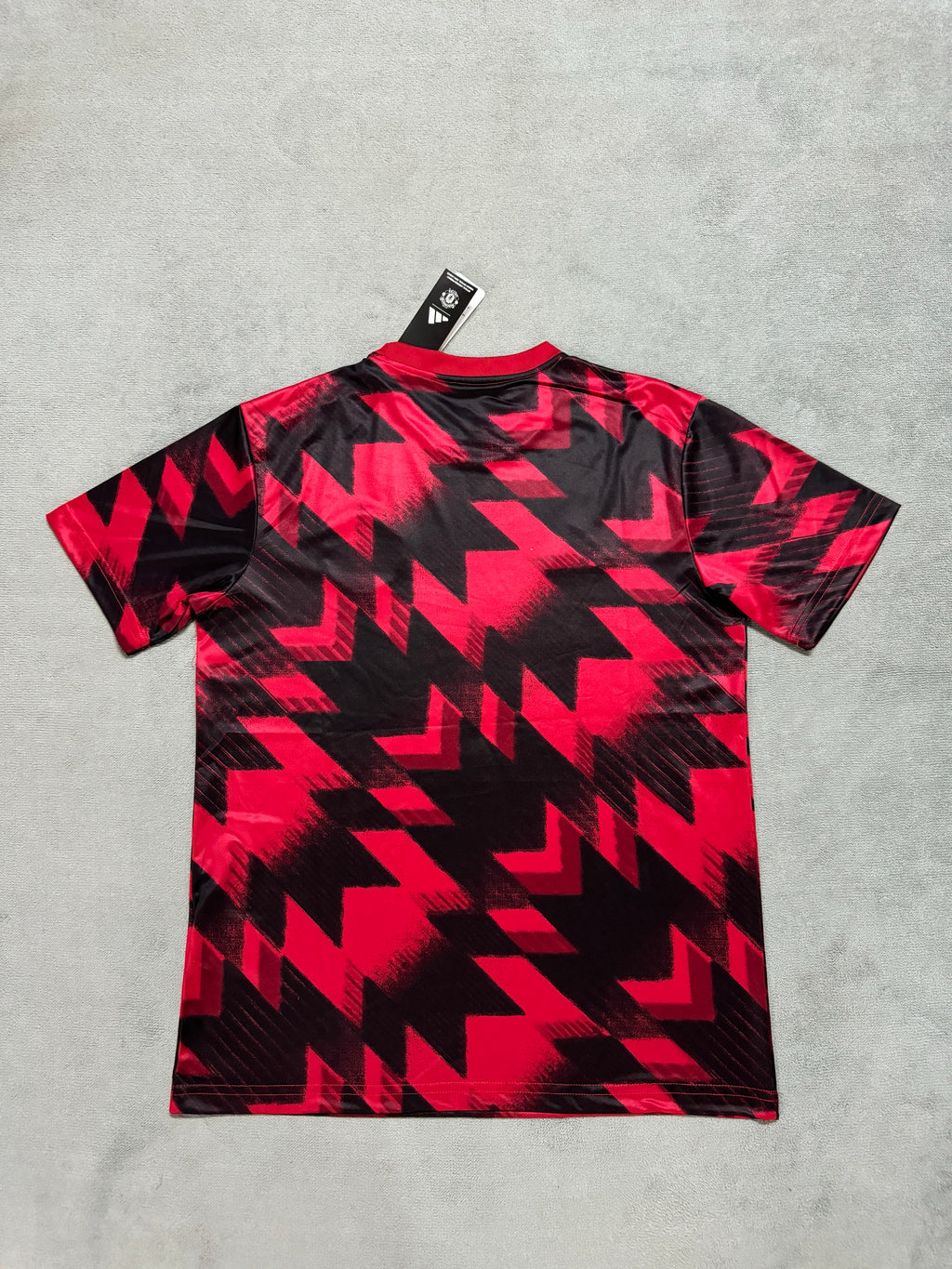 Manchester United 2025/26 Red and Black Training Shirt — photo 3