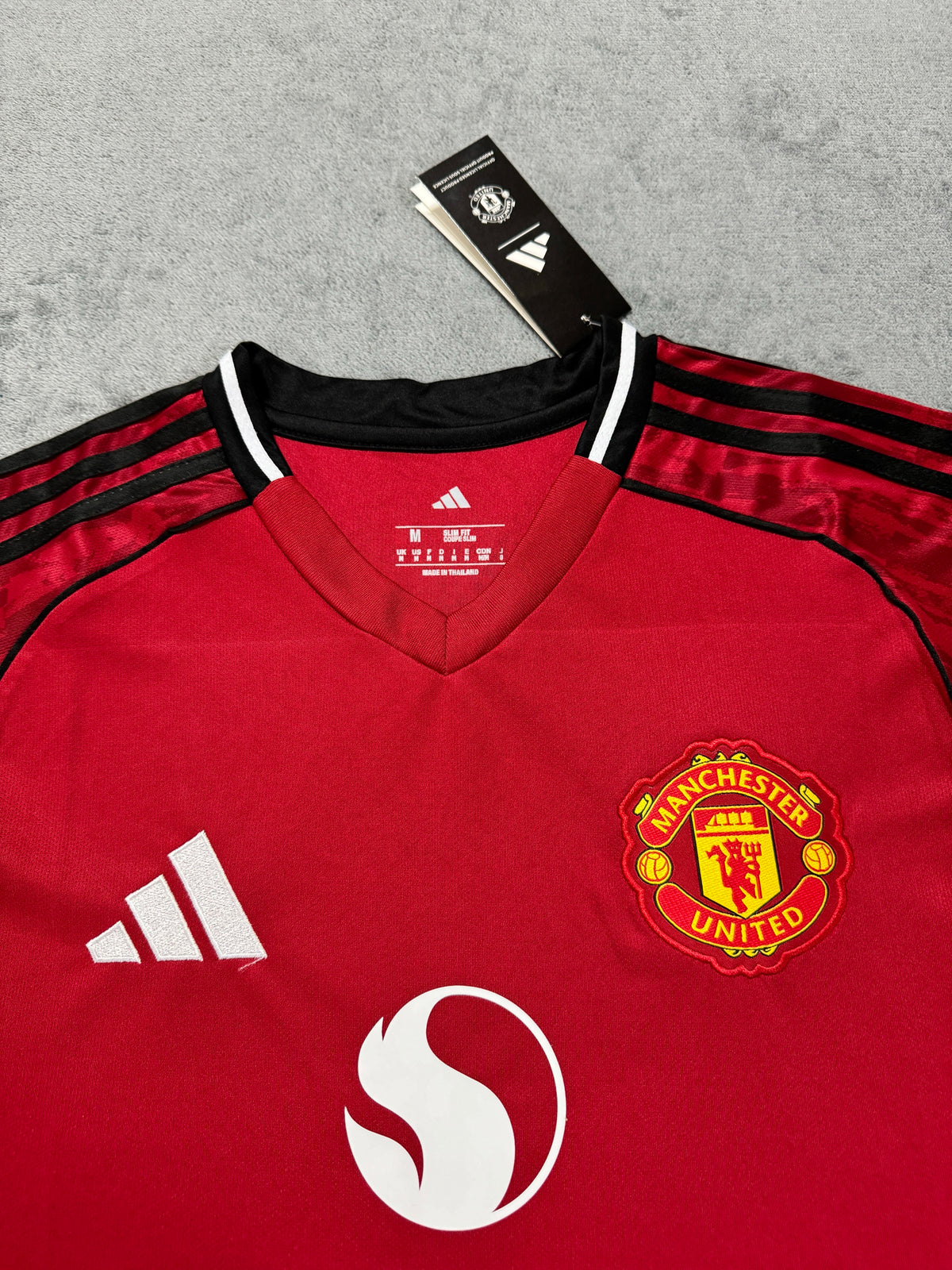 Manchester United 2025/26 Red Home Shirt — Fan Version — photo 1