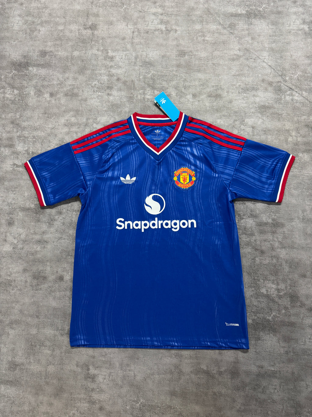 Manchester United 2026/27 Blue Away Shirt — Fan Version — photo 2