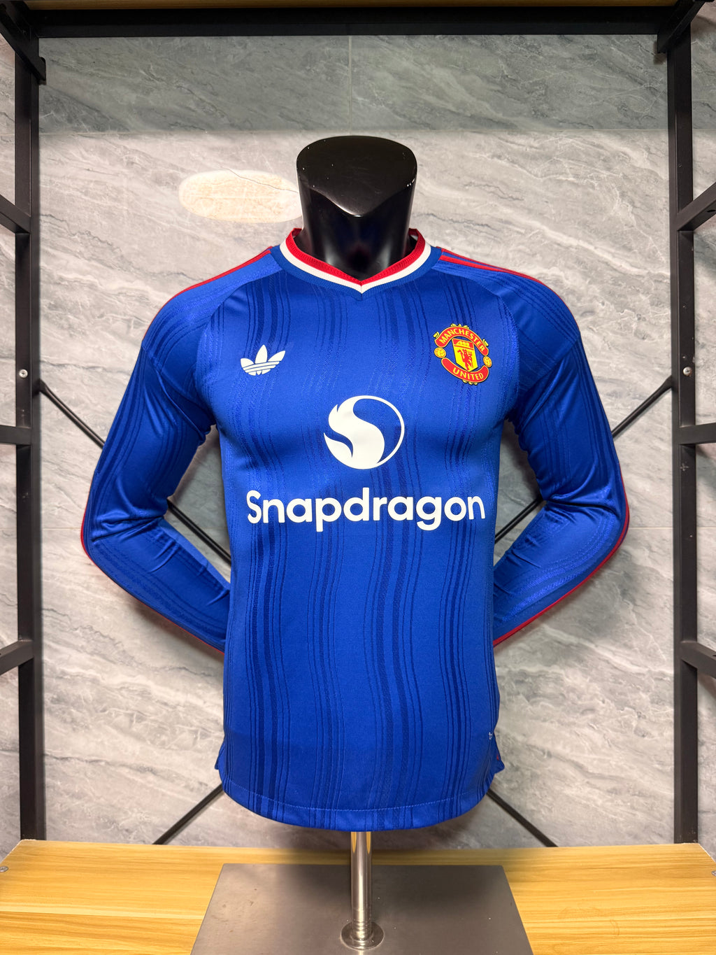 Manchester United 2026/27 Blue Away Long-Sleeve Shirt — Player Version — photo 1