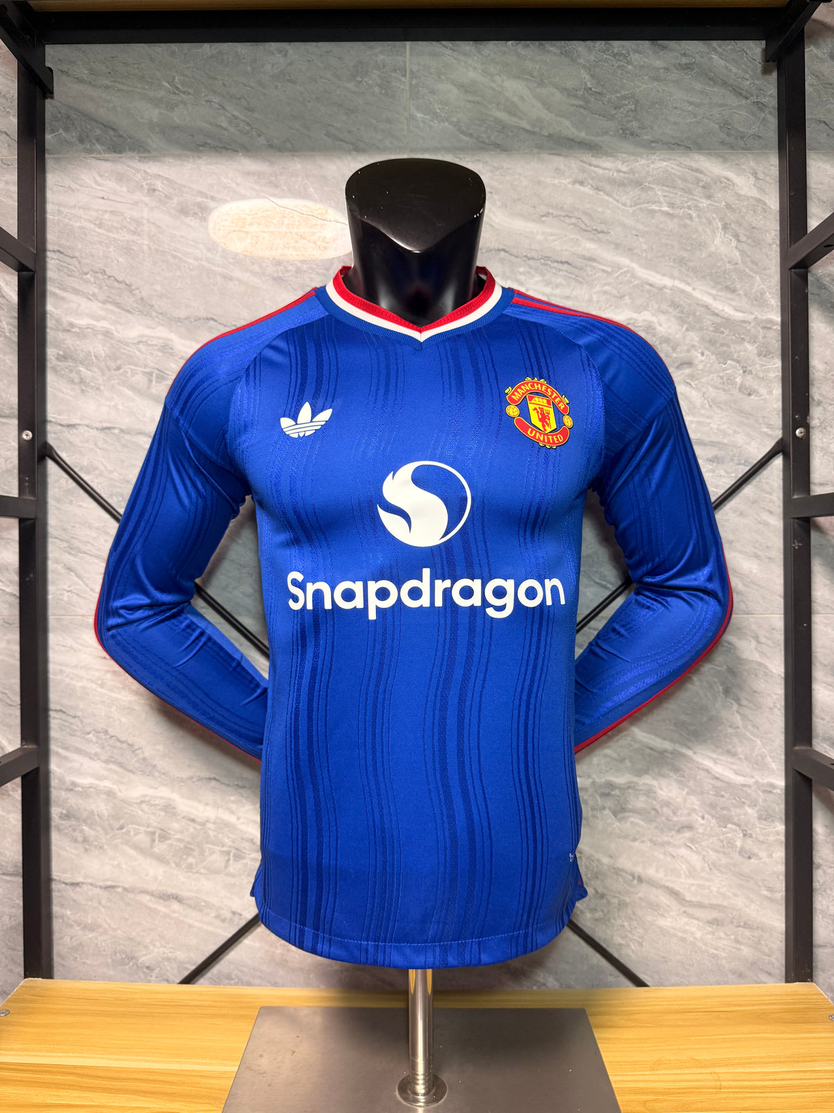 Manchester United 2026/27 Blue Away Long-Sleeve Shirt — Player Version — photo 1