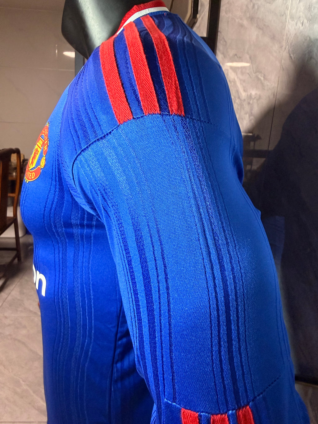 Manchester United 2026/27 Blue Away Long-Sleeve Shirt — Player Version — photo 11