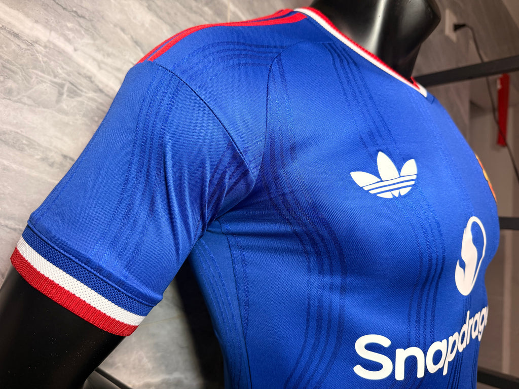 Manchester United 2026/27 Blue Third Shirt — Player Version — photo 5