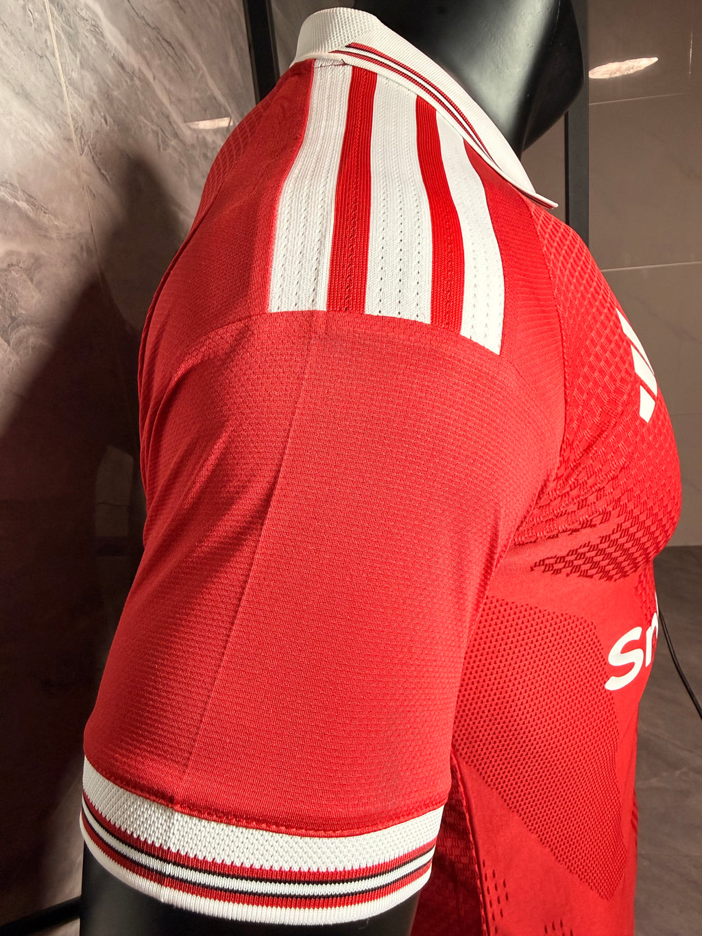 Manchester United 2026/27 Red White-Collar Special-Edition Shirt — Player Version — photo 7