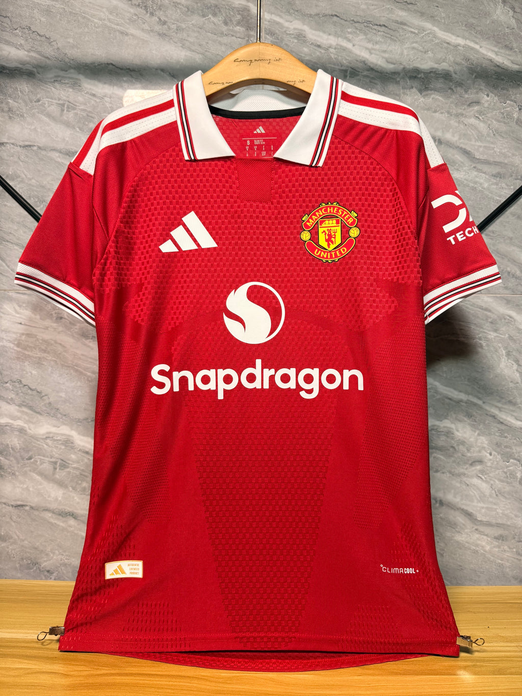 Manchester United 2026/27 Red White-Collar Special-Edition Shirt — Player Version — photo 12