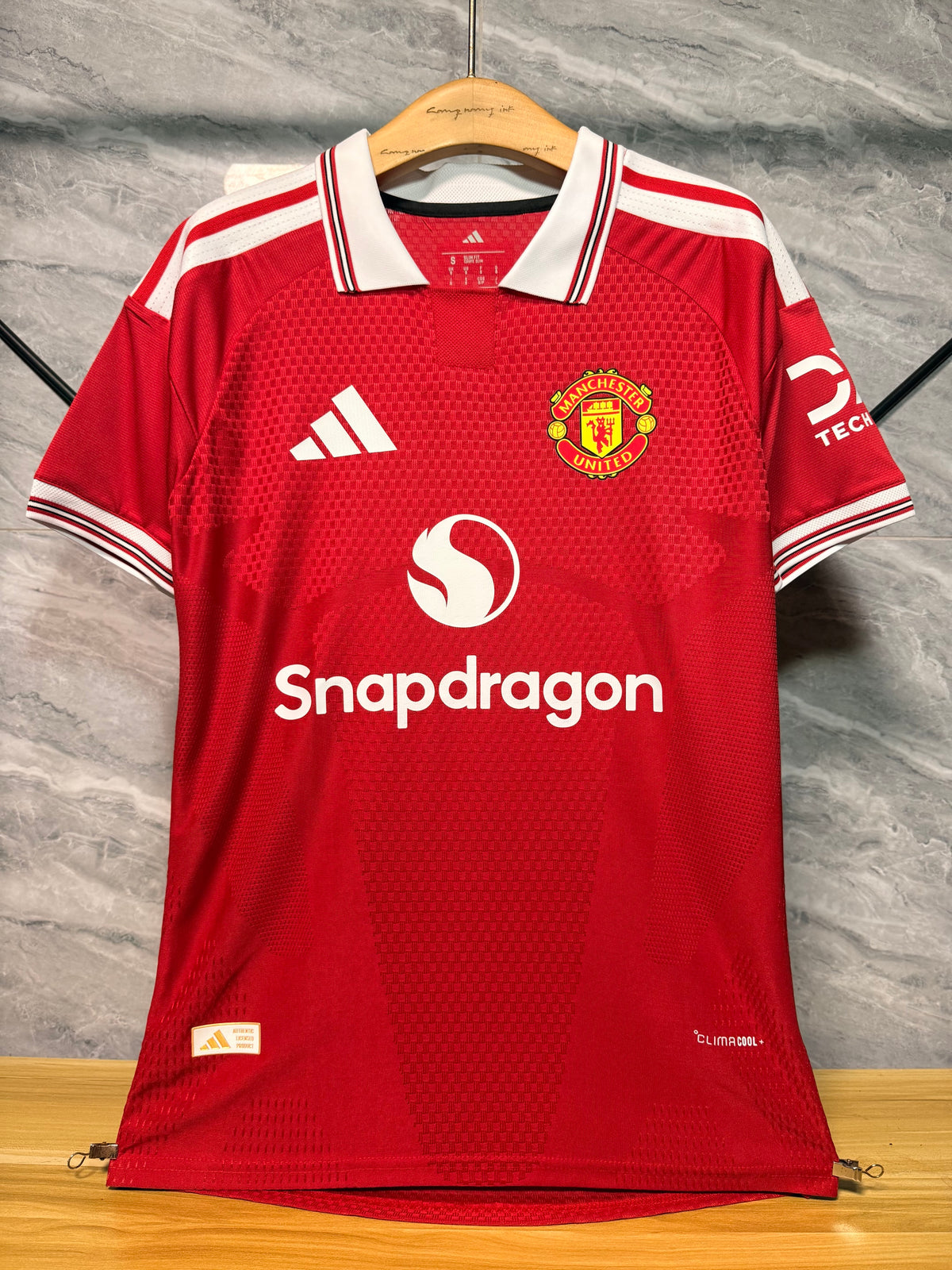 Manchester United 2026/27 Red White-Collar Special-Edition Shirt — Player Version — photo 12