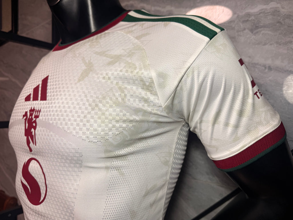 Manchester United 2026/27 White Away Shirt — Player Version — photo 6