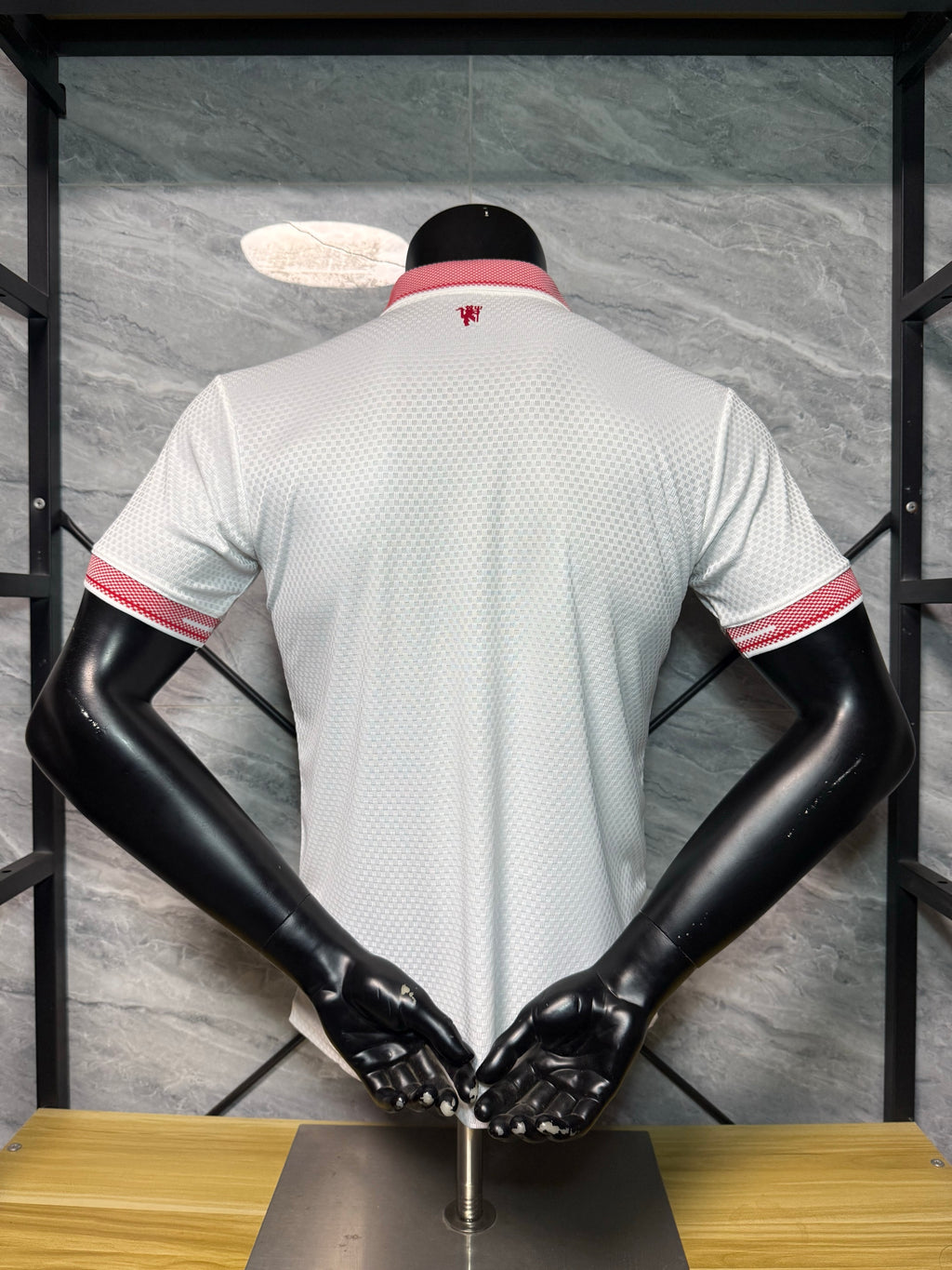 Manchester United 2026/27 White and Red Polo Training Shirt — photo 10