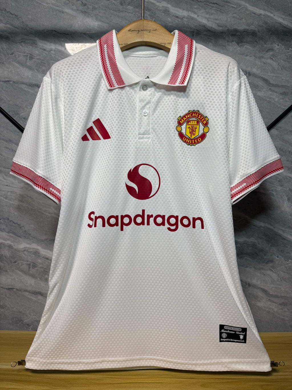 Manchester United 2026/27 White and Red Polo Training Shirt — photo 11