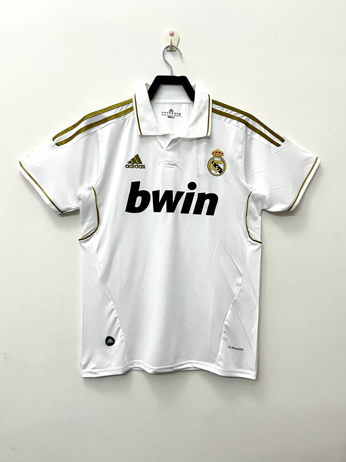 Real Madrid 2011/12 Home Shirt — Retro Version — photo 1