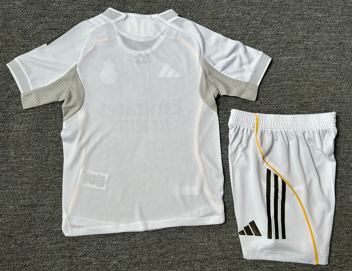 Real Madrid 2025/26 White Home Kids Set — Player Version — photo 4