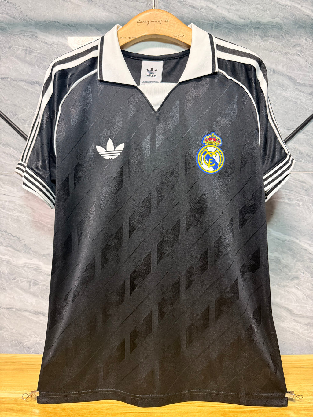 Real Madrid 2026/27 Black Retro Shirt — Player Version — photo 1