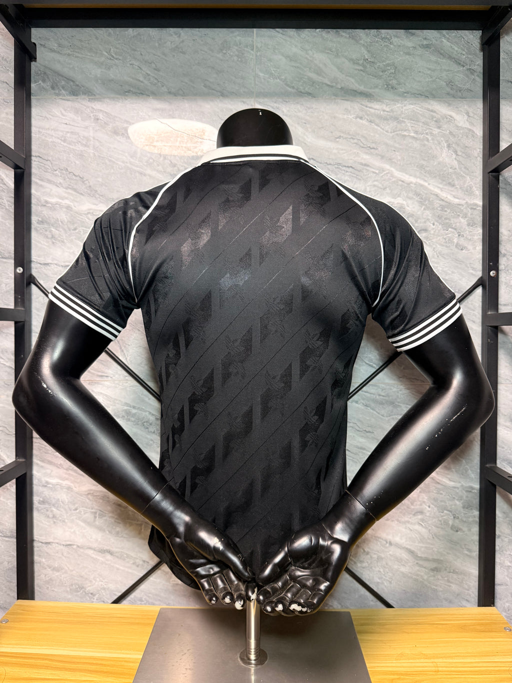 Real Madrid 2026/27 Black Retro Shirt — Player Version — photo 4