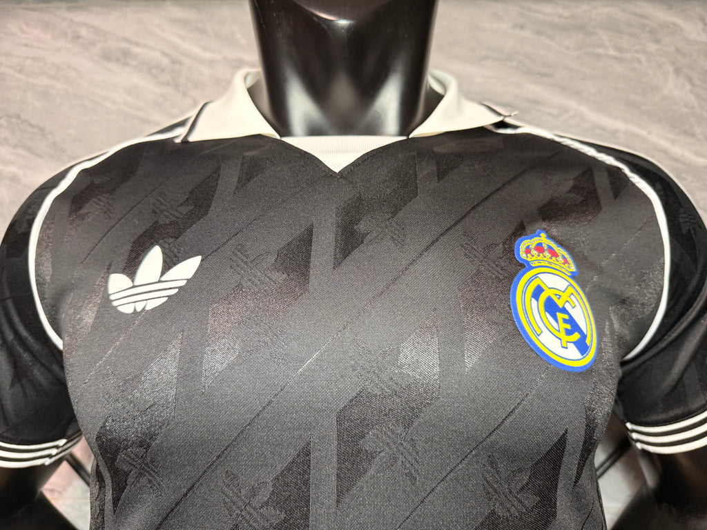 Real Madrid 2026/27 Black Retro Shirt — Player Version — photo 5