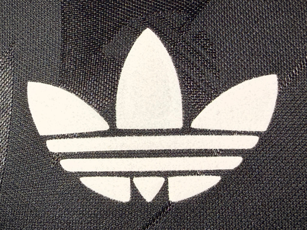 Real Madrid 2026/27 Black Retro Shirt — Player Version — photo 6