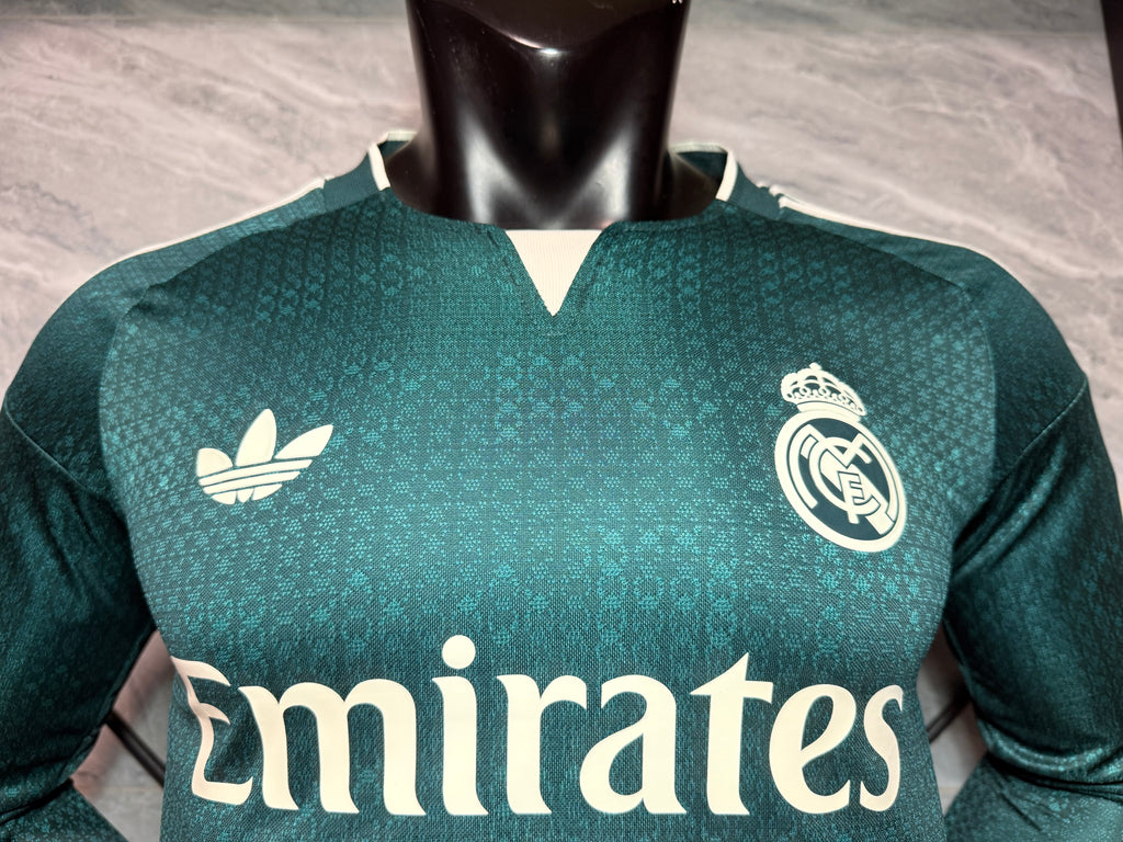 Real Madrid 2026/27 Green Away Long-Sleeve Shirt — Player Version — photo 3