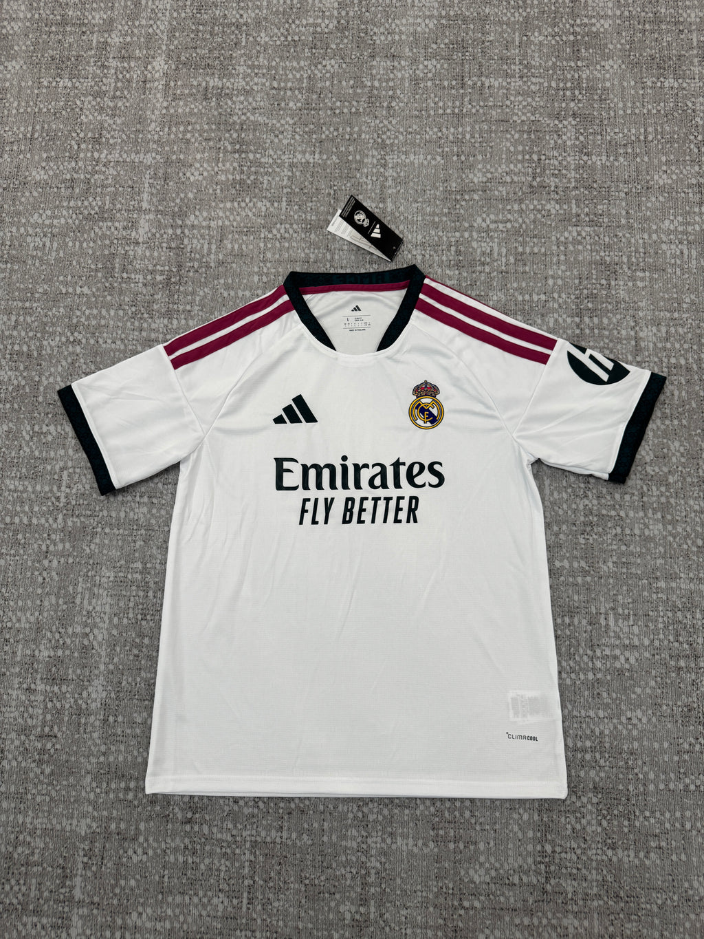 Real Madrid 2026/27 White Home Shirt — Fan Version — photo 2