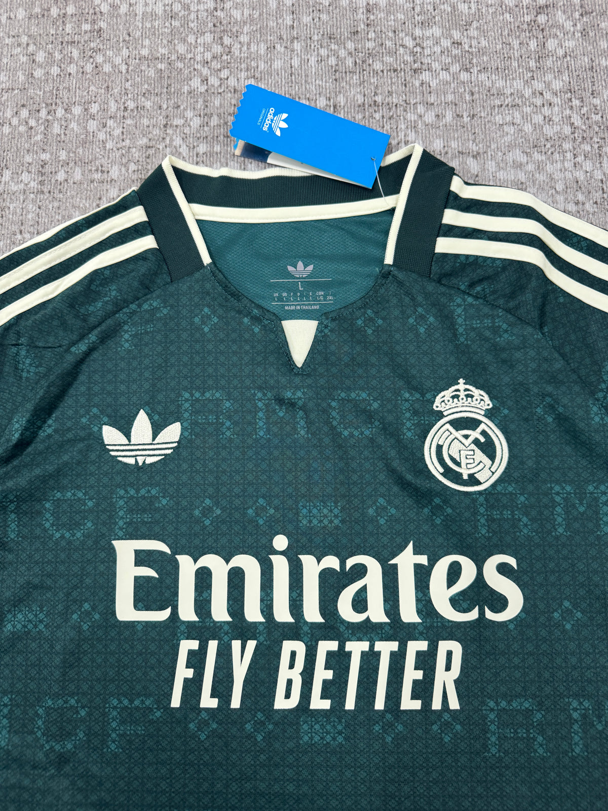Real Madrid Away Shirt — Fan Version — photo 3