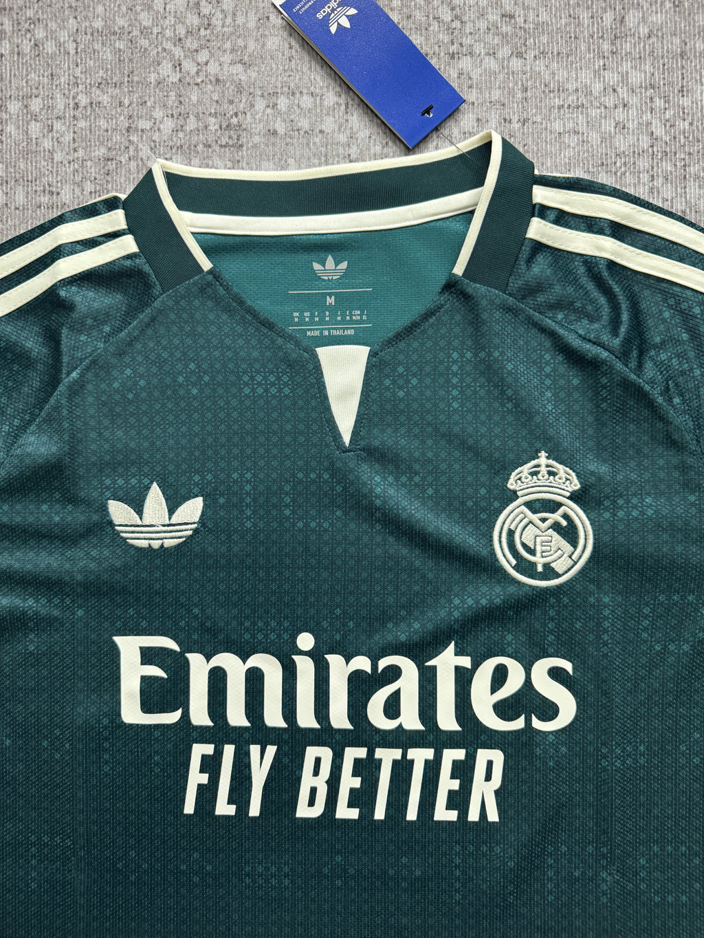 Real Madrid 2026/27 Away Long-Sleeve Shirt — Fan Version — photo 3