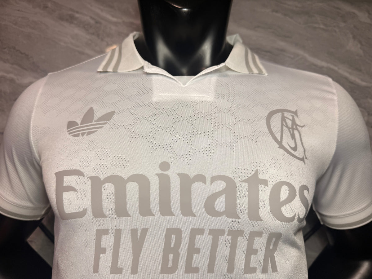 Real Madrid Shirt — White Polo Collar Player Version — photo 2