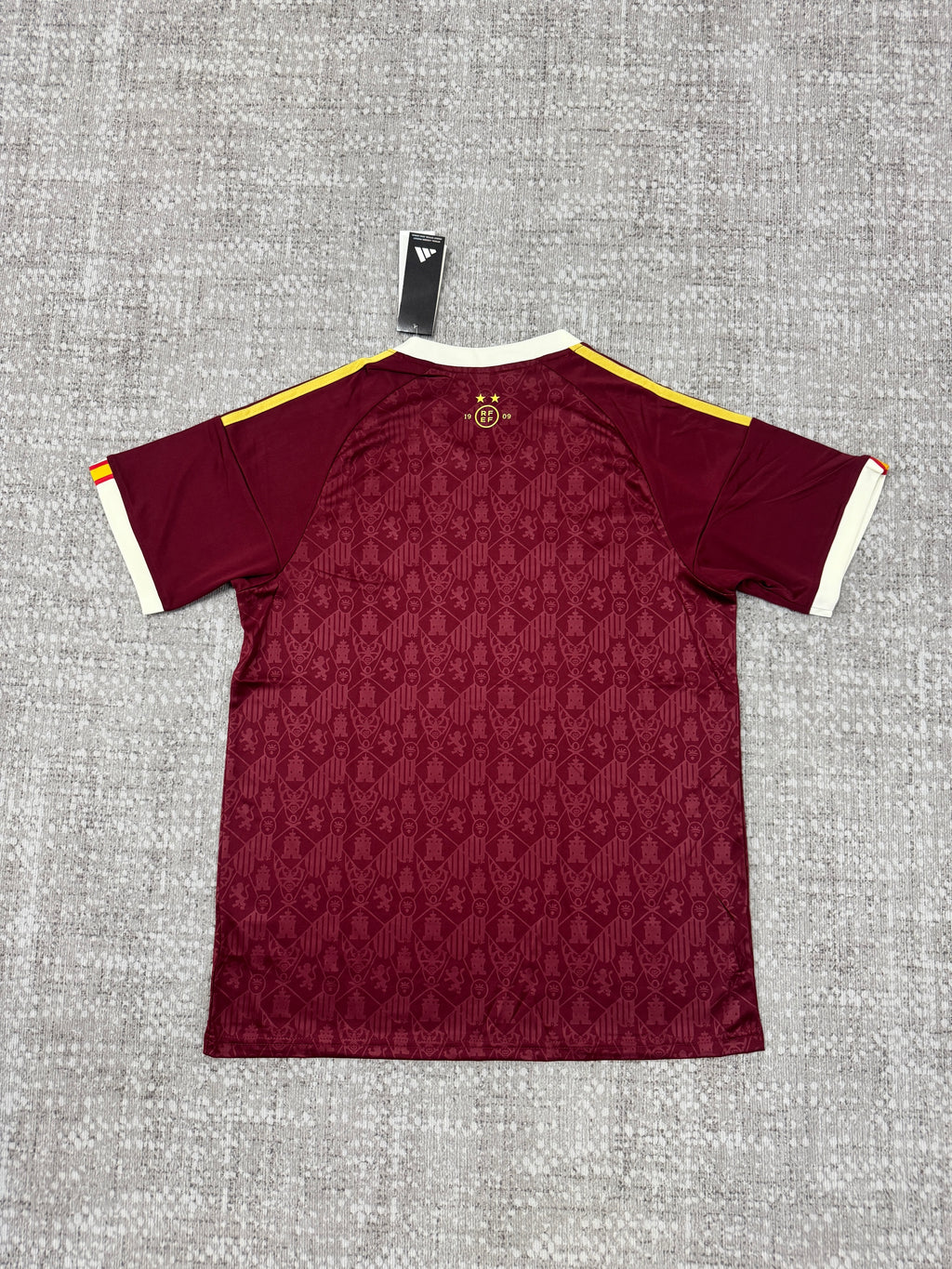 Spain 2026 Burgundy and Gold Special-Edition Shirt — Fan Version — photo 3