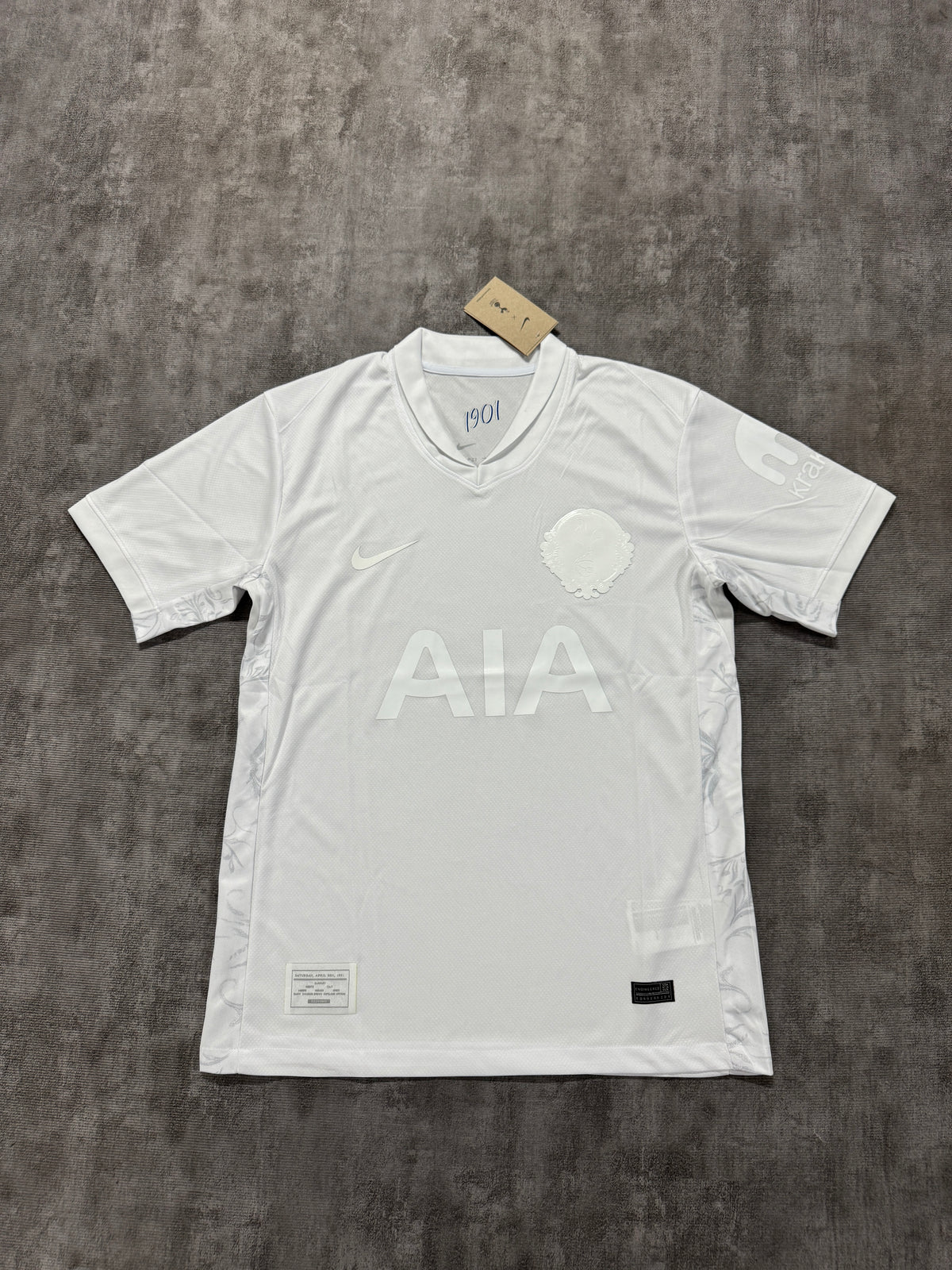 Tottenham Hotspur 2025/26 125th Anniversary Shirt — Fan Version — photo 1