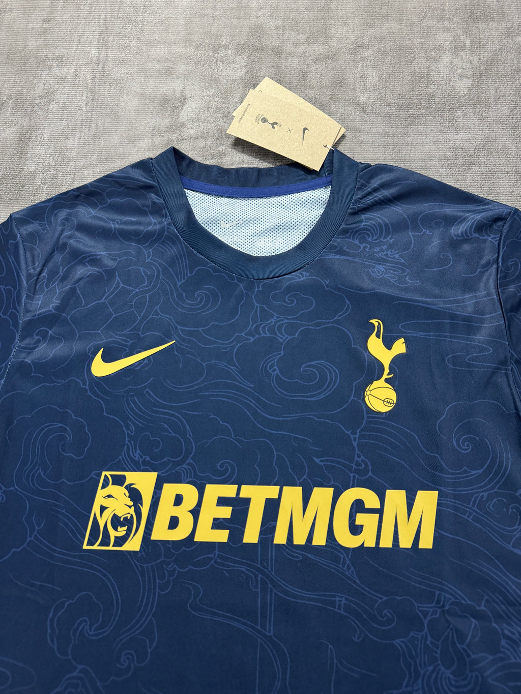 Tottenham Hotspur 2026/27 Navy Pre-Match Shirt — photo 3